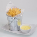 Przystawki-nachosy-na-ciepło-z-sosem-serowymvv